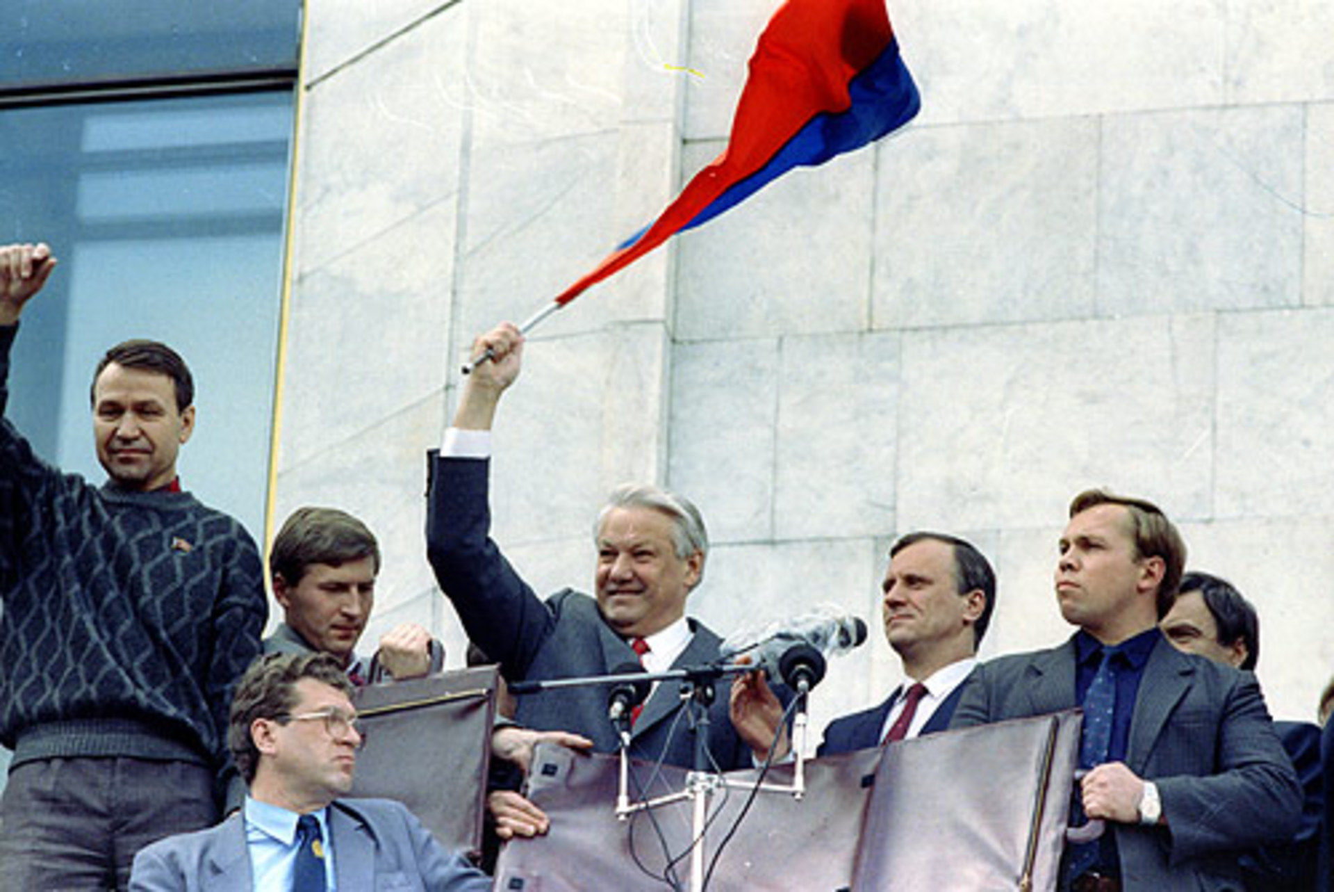 Boris_Yeltsin_22_August_1991-1