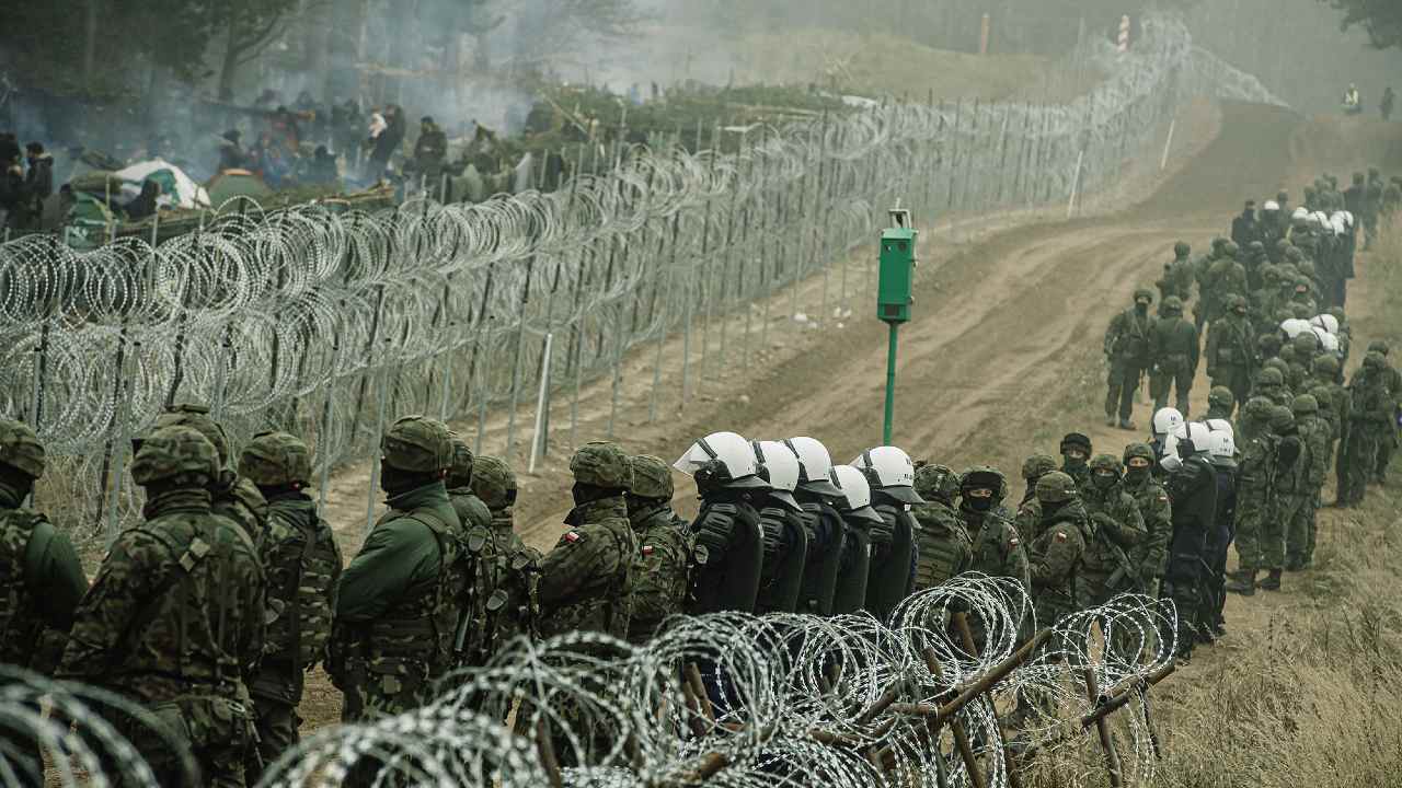 Kuźnica Białostocka, Poland. Migrants' encampment area. Army, Border Guard and Police on the border.