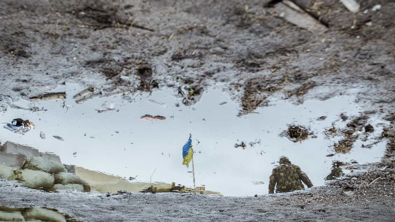 Photo: Ukraine army cuts off main road to Sloviansk. Credit: Sasha Maksymenko/Flikr