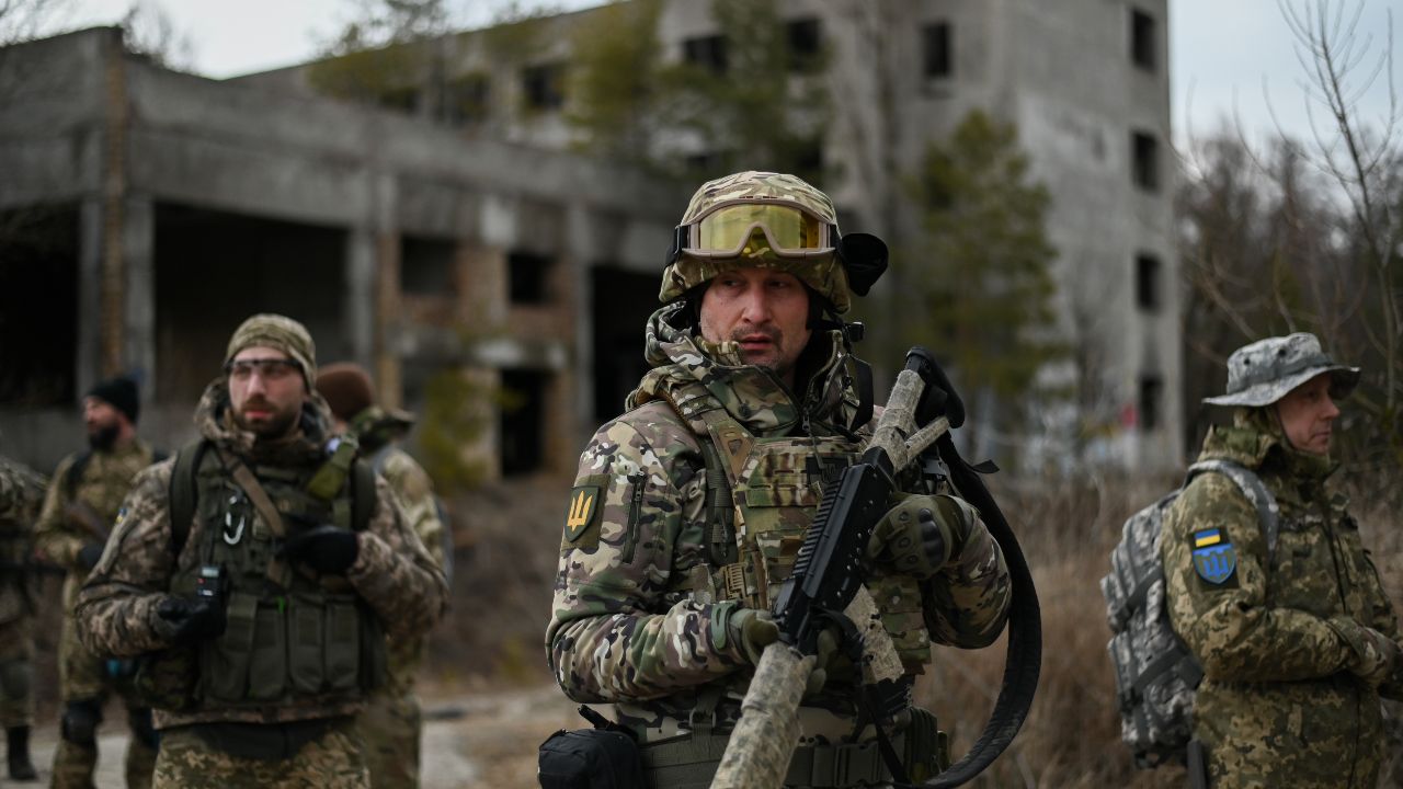 Photo: Ukrainian civilian volunteers and reservists of the Kyiv Territorial Defense unit conduct weekly combat training in an abandoned asphalt factory on the outskirts of Kiev, as Russian forces continue to mobilize en masse on the Ukrainian border. Kiev, Ukraine, February 19, 2022. Credit: Justin Yau/Sipa USA