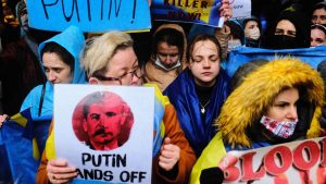 Photo: Ukrainians protesting Russia in front of the Russian consulate on Istiklal street in Istanbul on February 24, 2022. Credit: Umit Turhan Coskun/NurPhoto