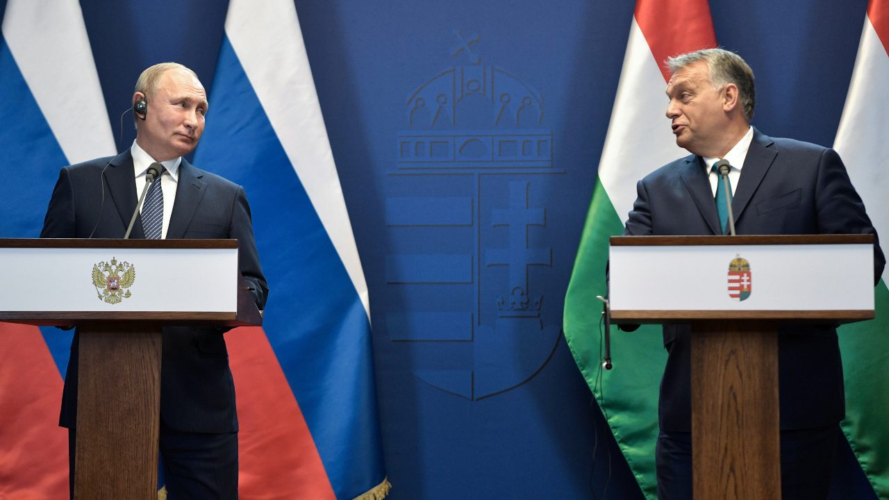 Photo: Hungarian Prime Minister Viktor Orban and Russian President Vladimir Putin attend a news conference following their talks in Budapest, Hungary, October 30, 2019. Credit: REUTERS/Bernadett Szabo