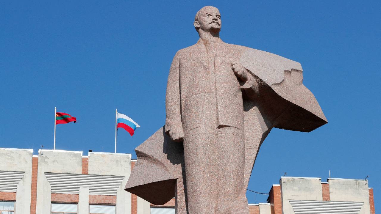 Photo: A statue of communist leader Lenin is seen in front of the parliament building in Tiraspol, in Moldova's self-proclaimed separatist Transdniestria, November 3, 2021. Credit: REUTERS/Gleb Garanich//File Photo