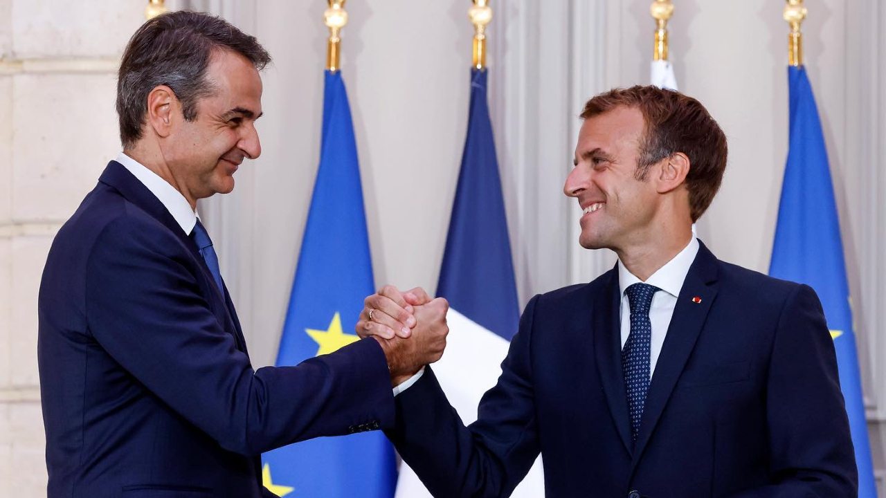 Photo: Pictured Kyriakos Mitsotakis and Emmanual Macron at the signing of the Agreement on the establishment of a strategic partnership for cooperation in defense and security. Credit: kyriakos_ via Instagram.
