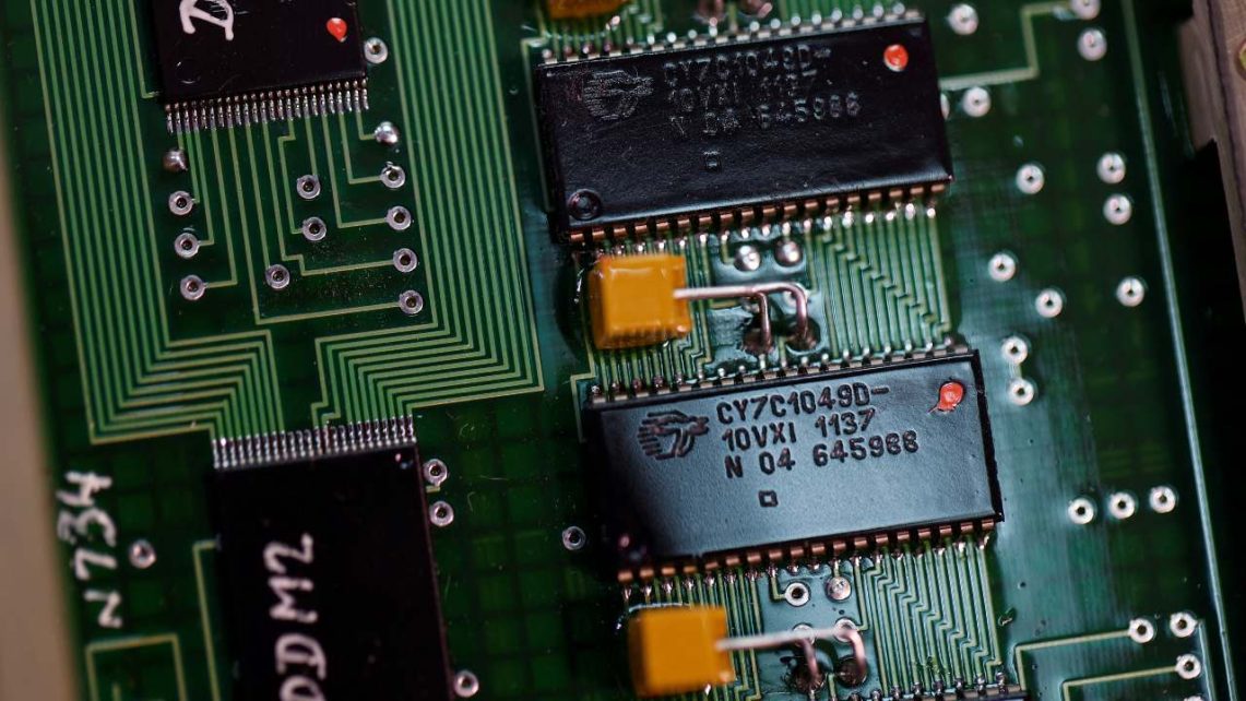 Photo: A detail photo shows Cypress Semiconductor chips in the on-board computer of a Russian 9M727 missile that was collected on the battlefield by Ukraine's military and presented to Reuters by a senior Ukrainian security official, in Kyiv, Ukraine, July 19, 2022. To match Special Report UKRAINE-CRISIS/RUSSIA-MISSILES-CHIPS Credit: REUTERS/Valentyn Ogirenko