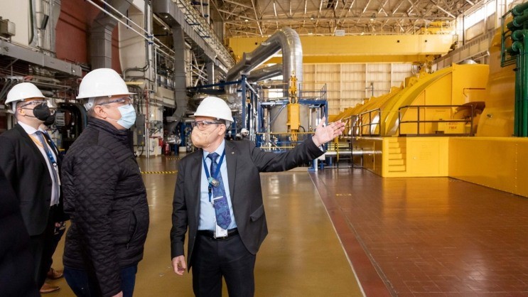 Photo: Prime Minister Nicolae-Ionel Ciucă’s visit to Cernavoda Nuclear Power Plant. Credit: https://gov.ro/en/media/photo/prime-minister-nicolae-ionel-ciuca-s-visit-to-cernavoda-nuclear-power-plant