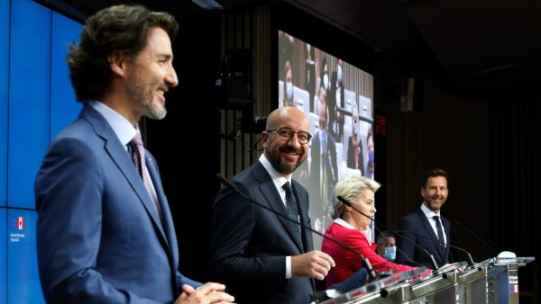 Photo: EU-Canada Summit Press Conference. From left to right: Justin TRUDEAU (Prime Minister, Canada), Charles MICHEL (President of the European Council), Ursula VON DER LEYEN (President of the European Commission). Source: European Council.