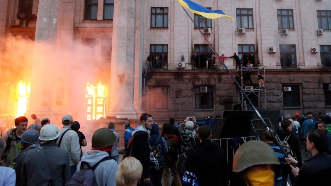 Photo: People wait to be rescued on upper storeys at the trade union building in Odesa May 2, 2014. At least 38 people were killed in a fire on Friday in the trade union building in the center of Ukraine's southern port city of Odesa, regional police said. Credit: REUTERS/Yevgeny Volokin