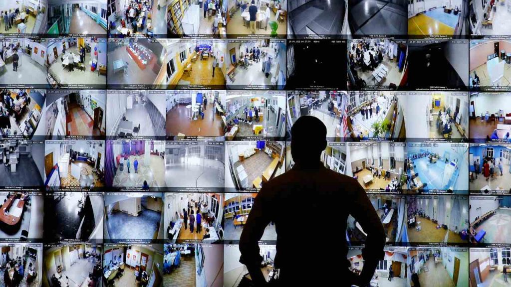 Photo: A man looks on a screen showing polling stations, at the headquarters of Russia's Central Election Commission in Moscow, Russia September 19, 2021. Credit: REUTERS/Shamil Zhumatov