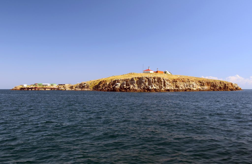 Photo: Profile of Snake Island. Credit: imageBROKER / Alamy Stock Photo