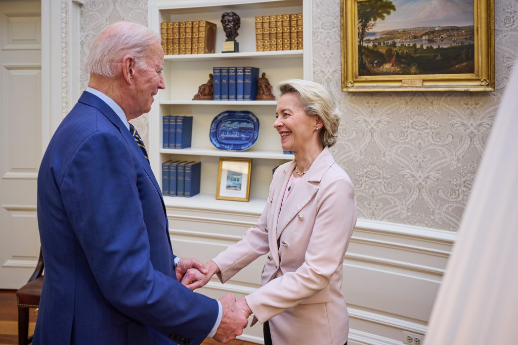 Photo: US President Joe Biden, left, meets with European Commission President Ursula von der Leyen, right, at the White House on March 10, 2023. Credit: Dati Bendo/ European Commission.