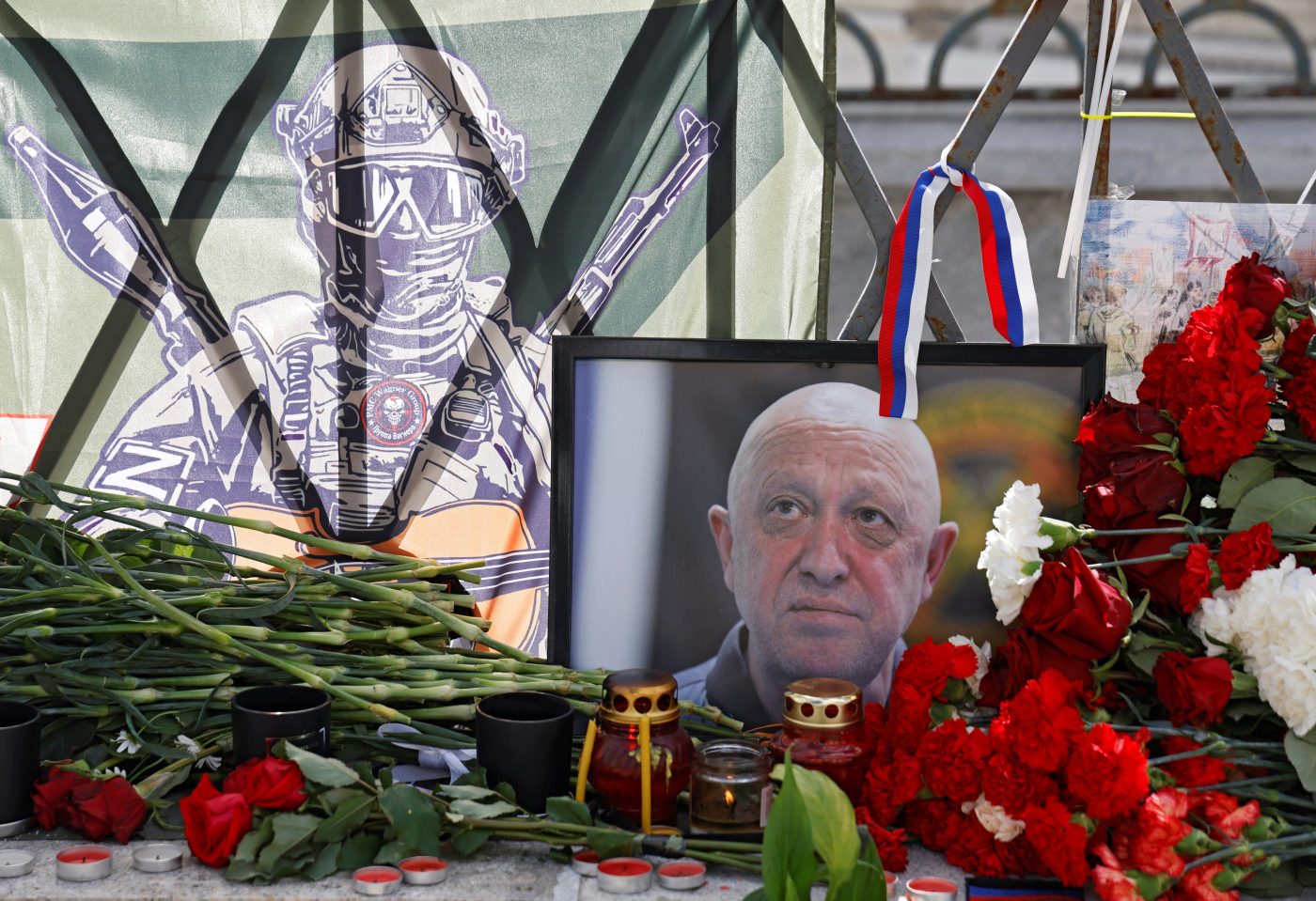 Photo: A view shows a makeshift memorial set up after the presumed death of Yevgeny Prigozhin, head of the Wagner mercenary group, in a plane crash, in Moscow, Russia August 25, 2023. Credit: REUTERS/Maxim Shemetov
