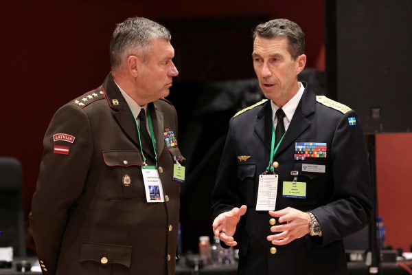 Photo: Lieutenant General Leonids Kalninš, Chief of Defence of Latvia and General Micael Bydén, Chief of Defence of Sweden. Credit: NATO via Flickr https://flic.kr/p/2p3HBrW