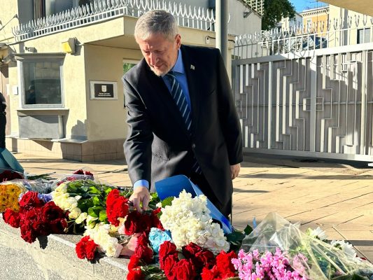 Photo: Israeli Ambassador to Russia looks at the flowers left at the entrance to the Israeli Embassy in Moscow as a tribute after Hamas attacked Israel on October 7. Credit: Israeli Embassy via Twitter https://twitter.com/IsraelinRussia/status/1712045439917174860/photo/1