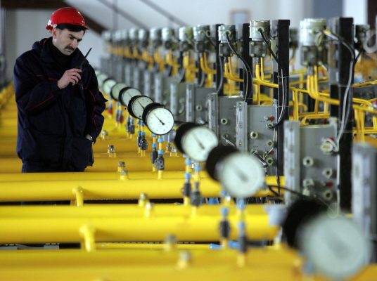 Photo: A Russian specialist checks pressure at Russian gas monopoly Gazprom gas storage facility near the town of Kasimov 330 km (198 miles) south of [Moscow], January 27, 2006. [Russia will restart deliveries of gas to Georgia on Saturday, a week after two blasts cut the pipeline linking the neighbours, but consumers will not feel the benefit for some time, Interfax news agency reported on Friday. Credit: Reuters