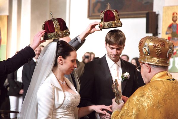 Photo: Russian-Orthodox Wedding in the Church of ss. Cyril and Methodius in Prague, Czechia. Credit: VitVit via Wikimedia Commons https://commons.wikimedia.org/w/index.php?curid=15190319
