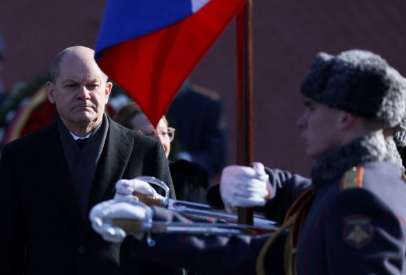 Photo: German Chancellor Olaf Scholz attends a wreath-laying ceremony at the Tomb of the Unknown Soldier by the Kremlin Wall in Moscow, Russia February 15, 2022. Credit: REUTERS/Maxim Shemetov/Pool