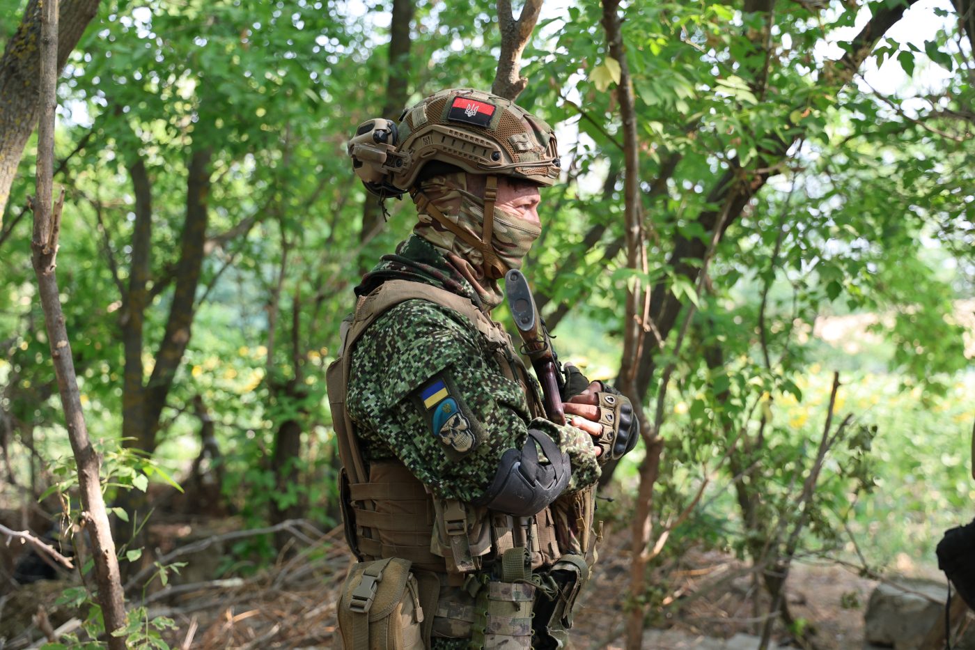 Photo: A Colombian soldier wearing his uniform from Colombia in Zaporizhzhia Oblast. Credit: David Kirichenko