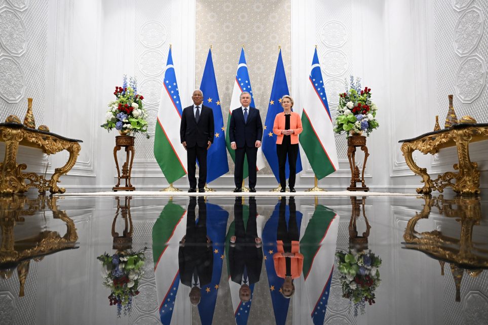 Photo: Uzbekistan's President Shavkat Mirziyoyev poses for pictures with European Council President Antonio Costa and European Commission President Ursula Von der Leyen during a meeting on the sidelines of the Central Asia - European Union Summit in Samarkand, Uzbekistan April 3, 2025. Credit: Ministry of Foreign Affairs of Uzbekistan/Handout via REUTERS