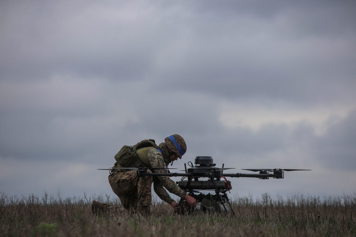 Photo: A Ukrainian serviceman of the 25th Airborne Brigade prepares a Vampire, a heavy unmanned aerial vehicle, for flight near a front line, amid Russia's attack on Ukraine, in Donetsk region, Ukraine April 5, 2025. Credit: REUTERS/Oleksandr Ratushniak