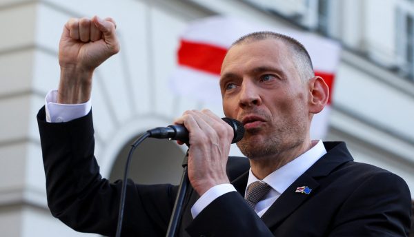 Photo: Siarhei Tsikhanouski, Belarusian opposition figure, who was freed from prison by Belarusian President Alexander Lukashenko gestures on the day of a rally organised by Belarusian diaspora in Warsaw, Poland, June 26, 2025. Credit: REUTERS/Kacper Pempel
