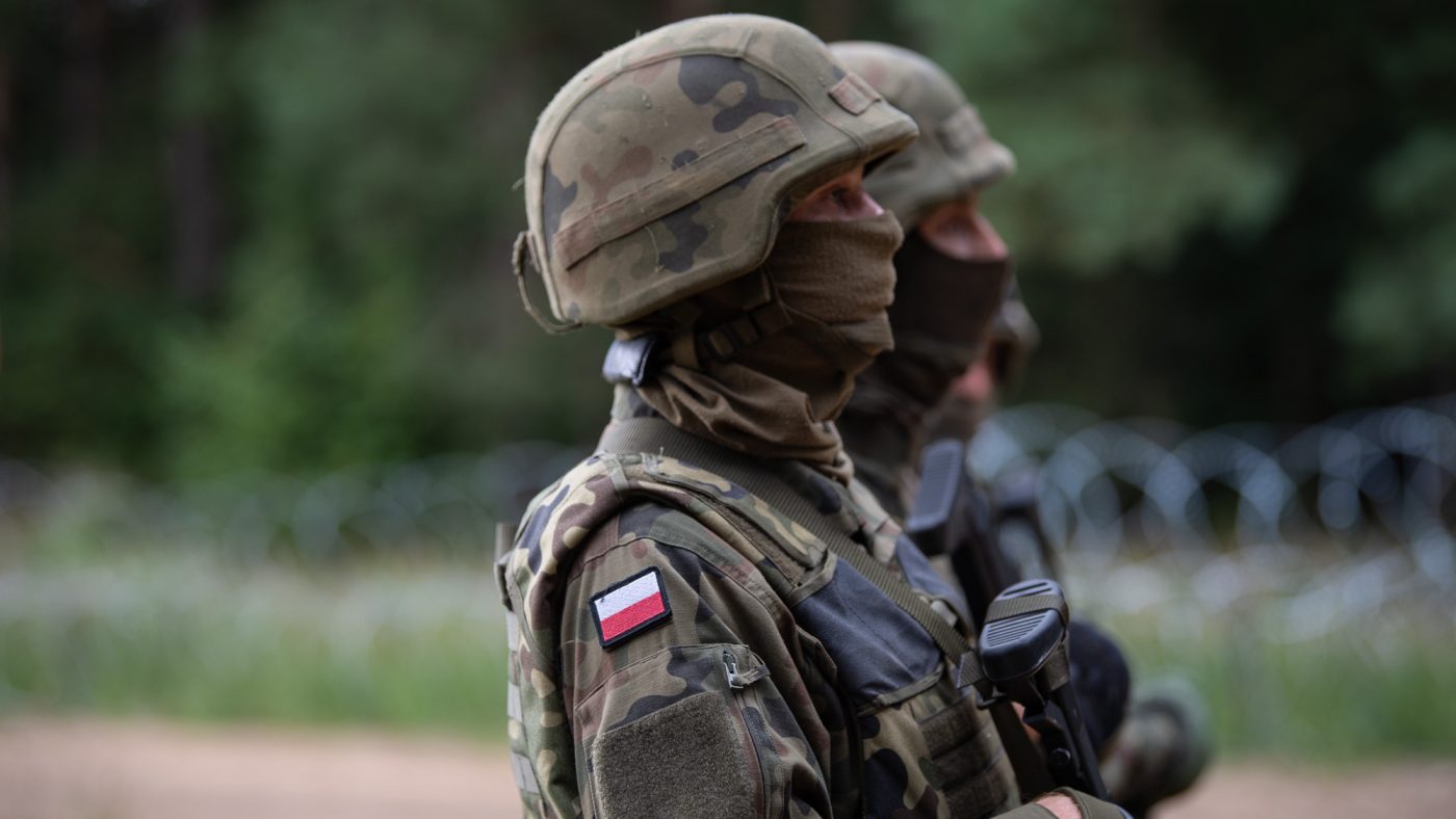 Photo: The Polish Army will strengthen the security of the Polish-Belarusian border On Monday, August 23, 2021, the head of the Ministry of National Defense met in Kopczany with soldiers of the Polish Army who are performing tasks on the border with Belarus. Credit: Senior Private Wojciech Król CO/MON via Polish Defense Ministry Flickr https://flic.kr/p/2miSMmi