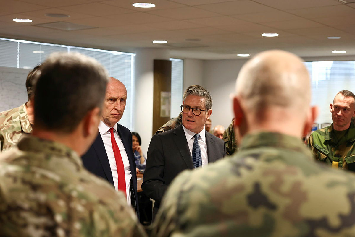 Photo: 20/03/2025. London, United Kingdom. Prime Minister Keir Starmer and Defence Secretary John Healey visit the Permanent Joint Headquarters in Northwood. Credit: Sam Dawson/Crown copyright 2024 https://www.defenceimagery.mod.uk/Home/Search?Query=54398382352_95da523a48_o.jpg&Type=Filename