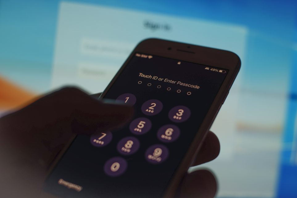 Photo: A mobile phone passcode security screen is seen in this photo illustration in Warsaw, Poland on 31 Poland, 2022. Digital rights groups are urging the federal government to rule out requiring identification documents as part of a proposed online age-verification system. Rights groups are warning it could create a honeypot of people’s personal information and pornography-viewing habits. Credit: Photo by STR/NurPhoto