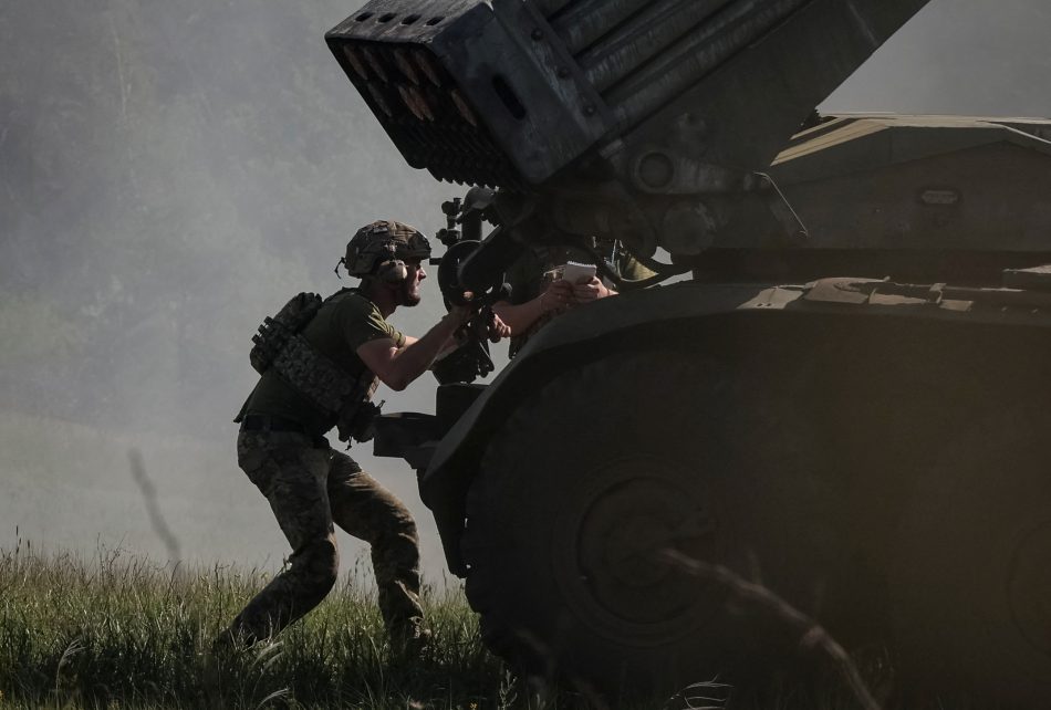 Photo: Ukrainian servicemen of the 30th Prince Kostiantyn Ostrozkyi Separate Mechanized Brigade of the Ukrainian Armed Forces prepare to fire a BM-21 Grad multiple rocket launch system towards Russian troops, amid Russia's attack on Ukraine, in Donetsk region, Ukraine June 3, 2025. Credit: REUTERS/Vyacheslav Madiyevskyy